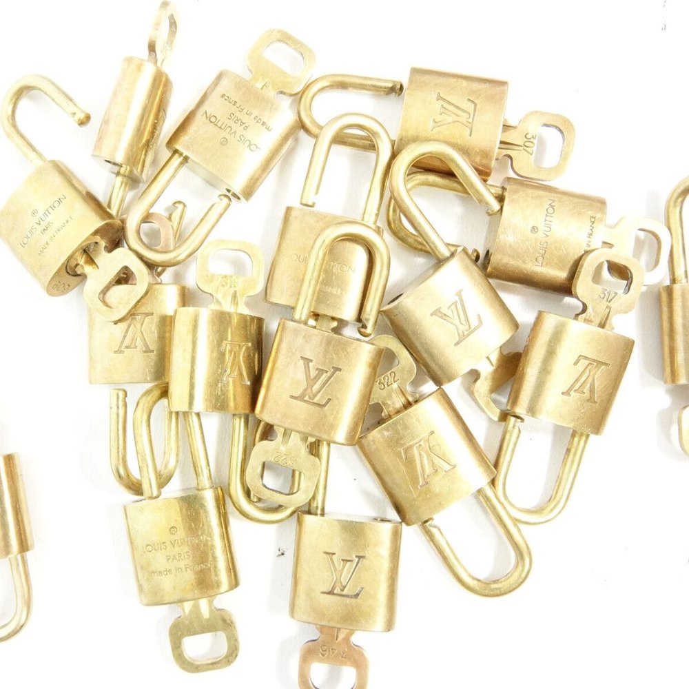 Authentic Louis Vuitton Golden Brass PadLock Charm Travel bag 1 lock 1 key a set